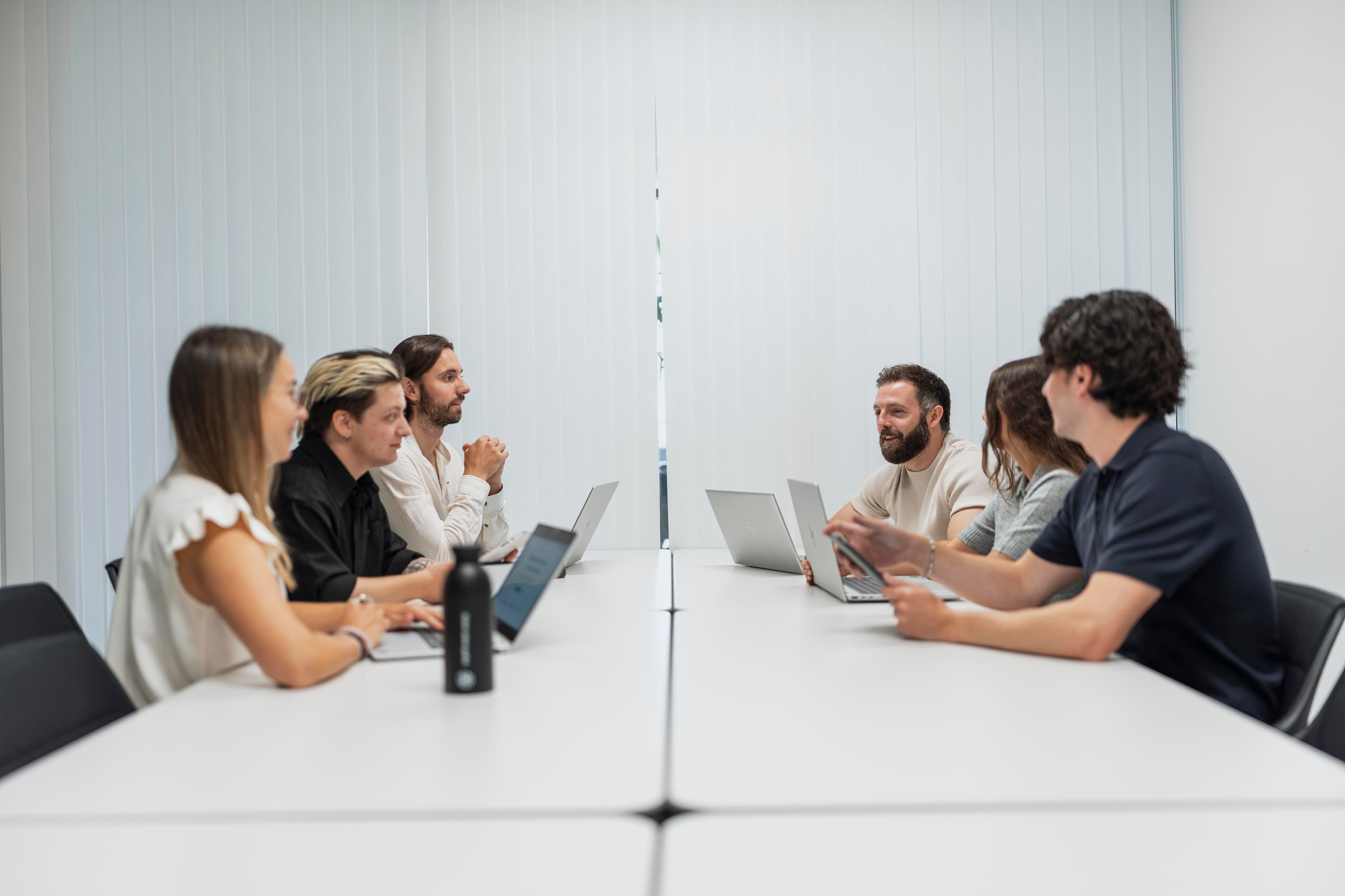 Team im Geschäftsmeeting